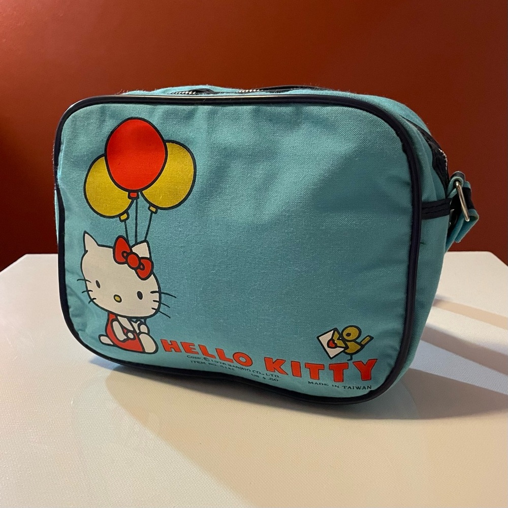 Hello Kitty Women’s 1976 Vintage Taiwan Made Sanrio Kawaii Rave Shoulder Bag